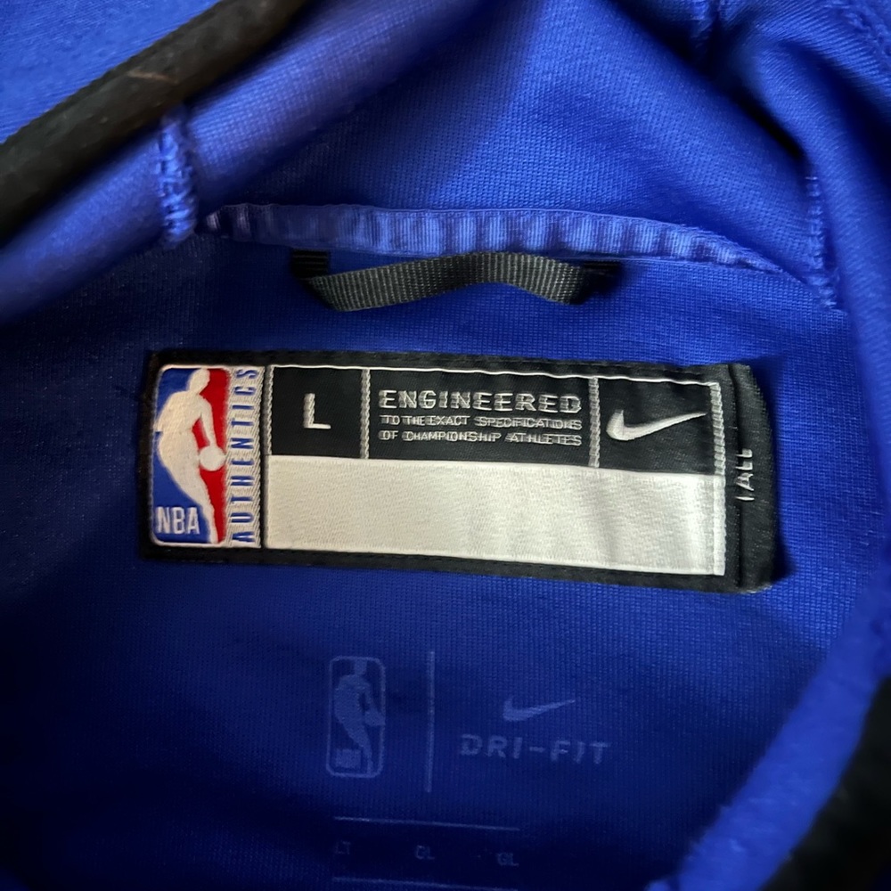 Knicks NBA Hoodie - Picture 3 of 3